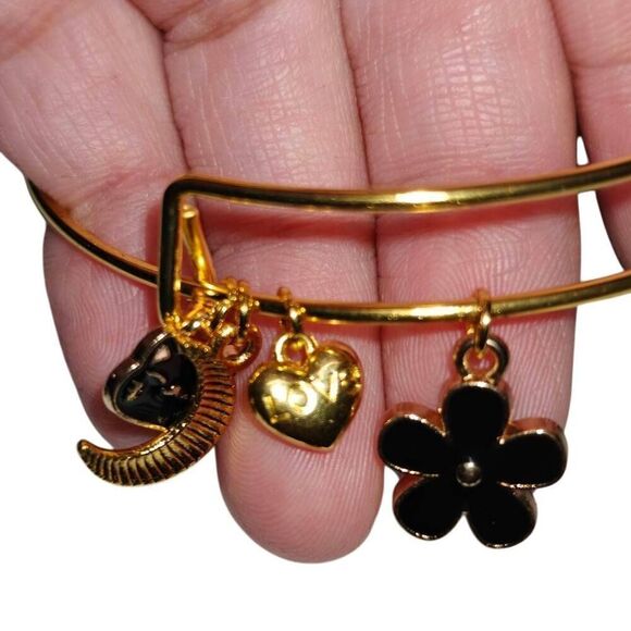 Black and Gold Cat Charm Adjustable Bangle Bracelet - Picture 2 of 4